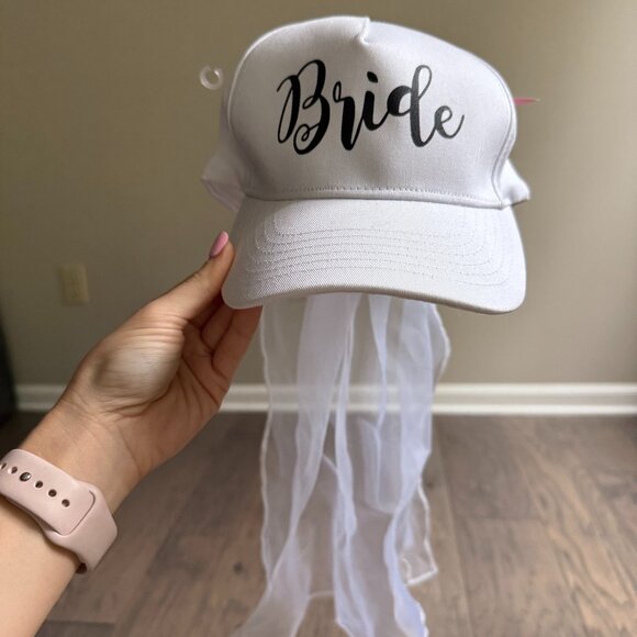 White Bride Hat with Veil - Picture 1 of 3